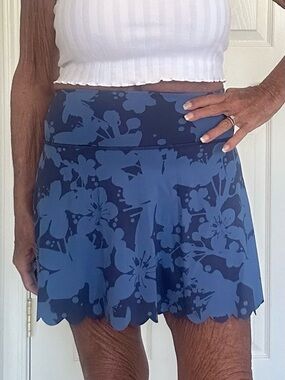 Aerie Offline Blue Small Floral Scallop Hem Active Skort NWOT